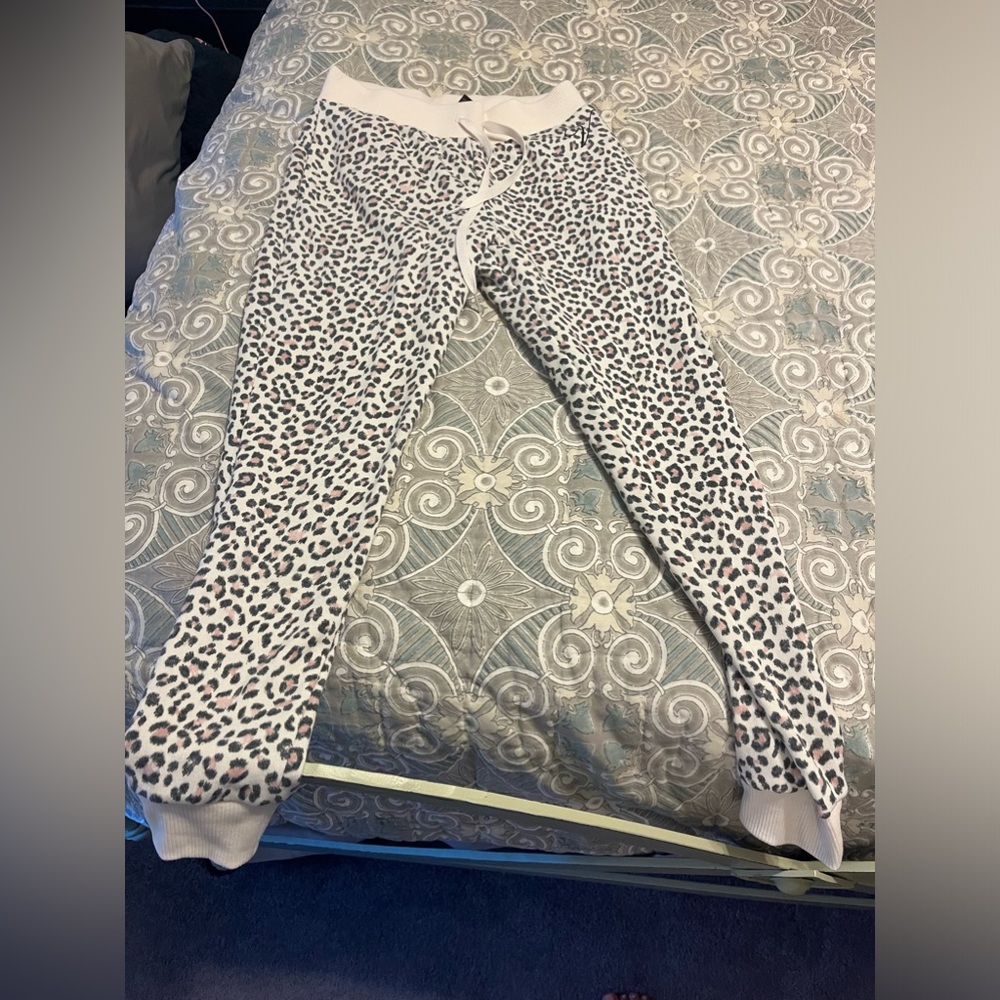 NWT Victoria’s Secret joggers